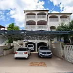 Apartment Marina-5 By Interhome