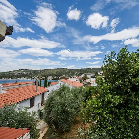 Marina-5 By Interhome * 로고즈니차